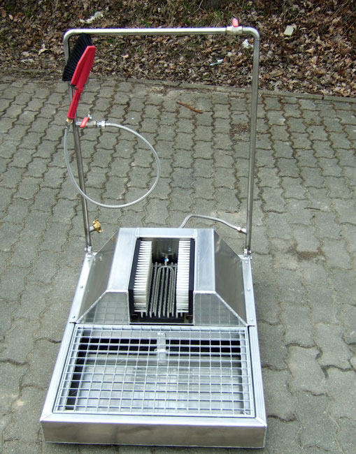 Stiefelwaschanlage mit Abtropf-Wanne – Bild 5